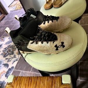 Men’s size 7 football cleats